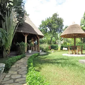 Pensión Precious, Entebbe